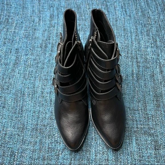 Steve Madden Billey Leather Ankle Booties in Black - Picture 3 of 9